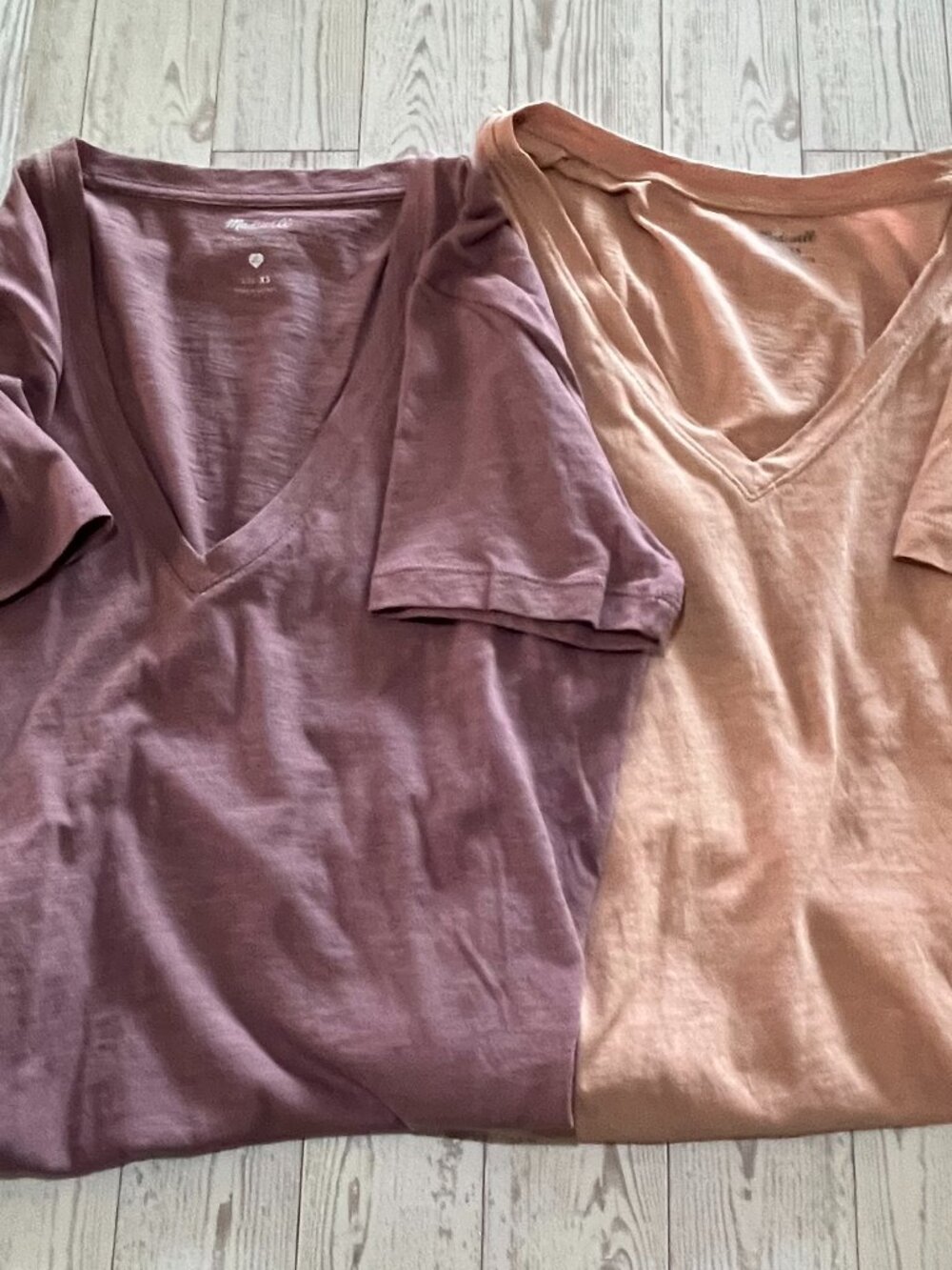 Madewell XS vneck Tshirts, 2